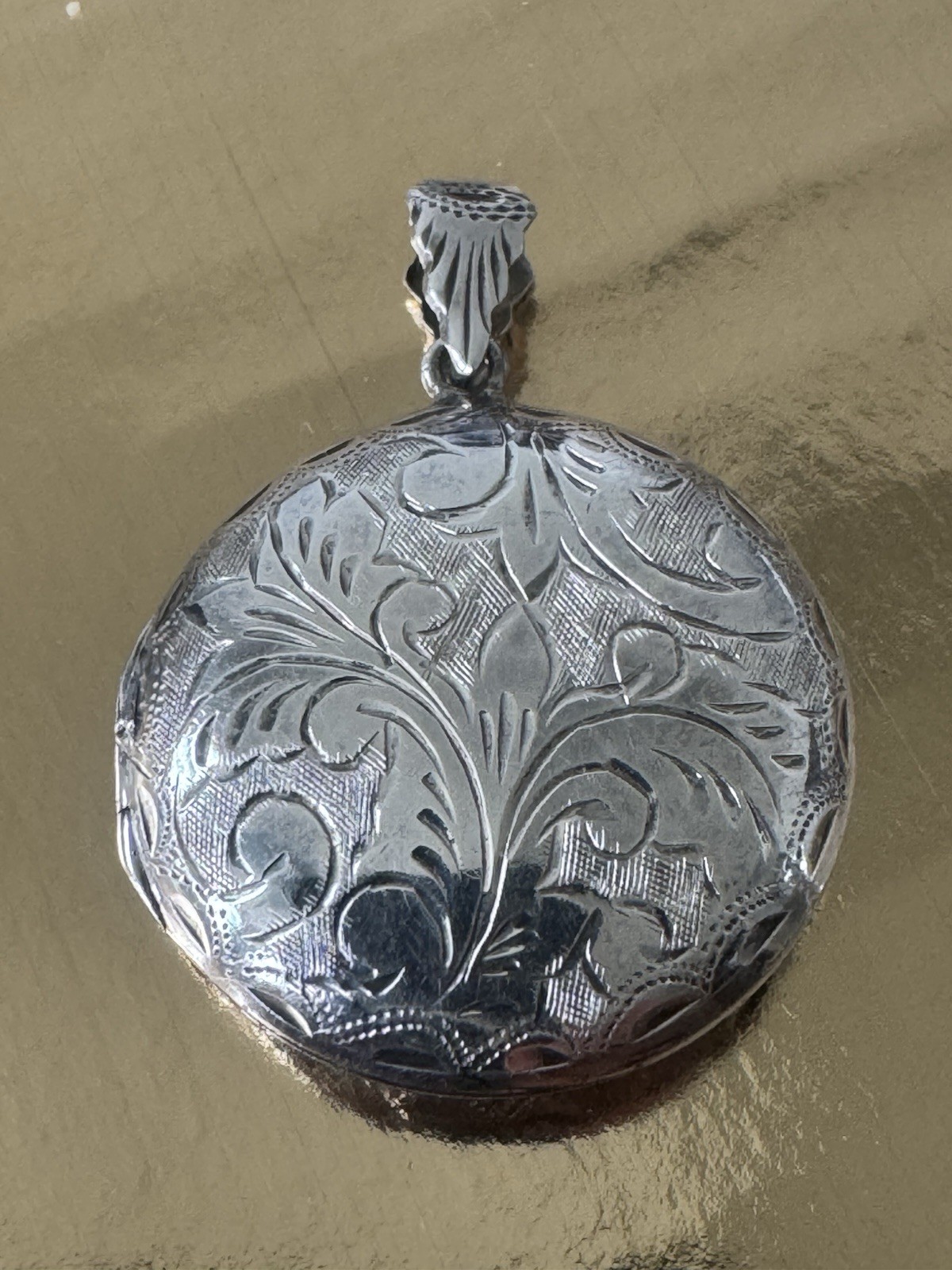 Antique Thailand .925 Sterling Silver Engraved Floral Photo Locket Pendant