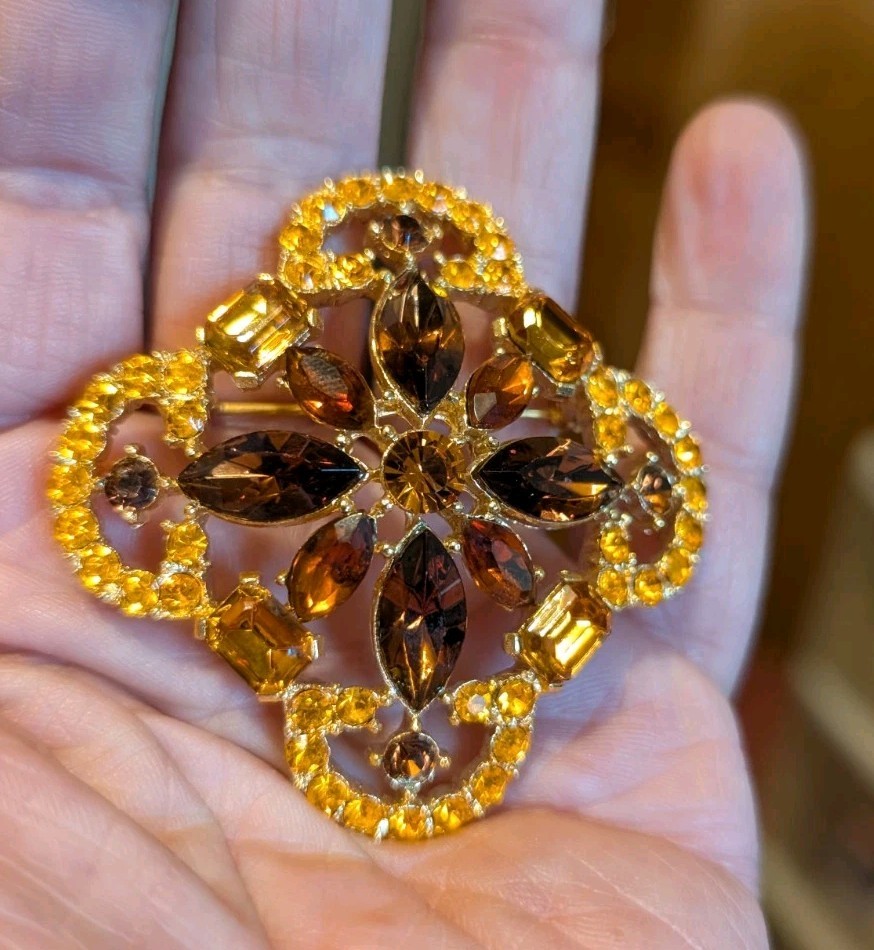 Topaz &amber Maltese brooch Nos