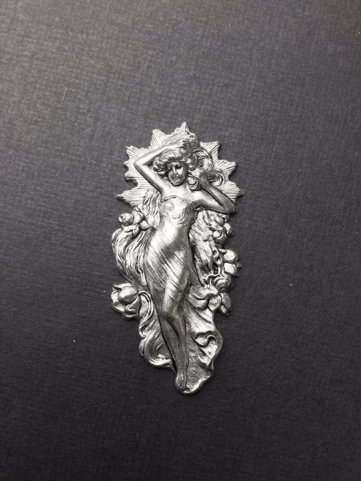 15204 Matte Silver Oxidized Victorian Woman Jewelry Finding