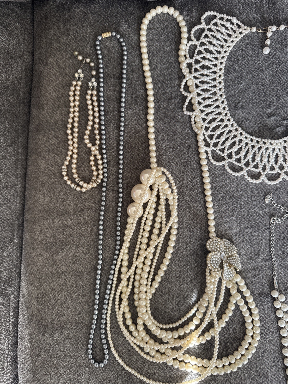 Gorgeous Pearls Necklaces