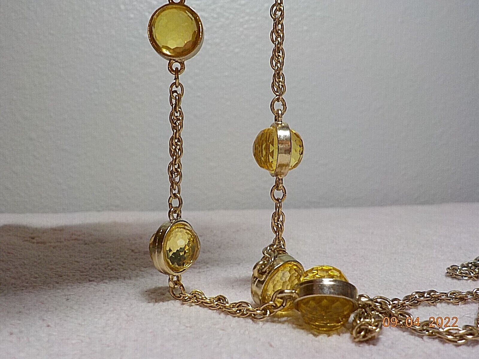 J CREW FACETED YELLOW 10 CRYSTAL BALLS ON TWISTED OVAL GOLDTONE METAL CHAIN