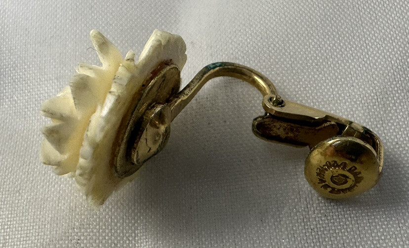 White Plastic Rose Earrings Flower Shape Clip-On Earrings 1950’s Vintage