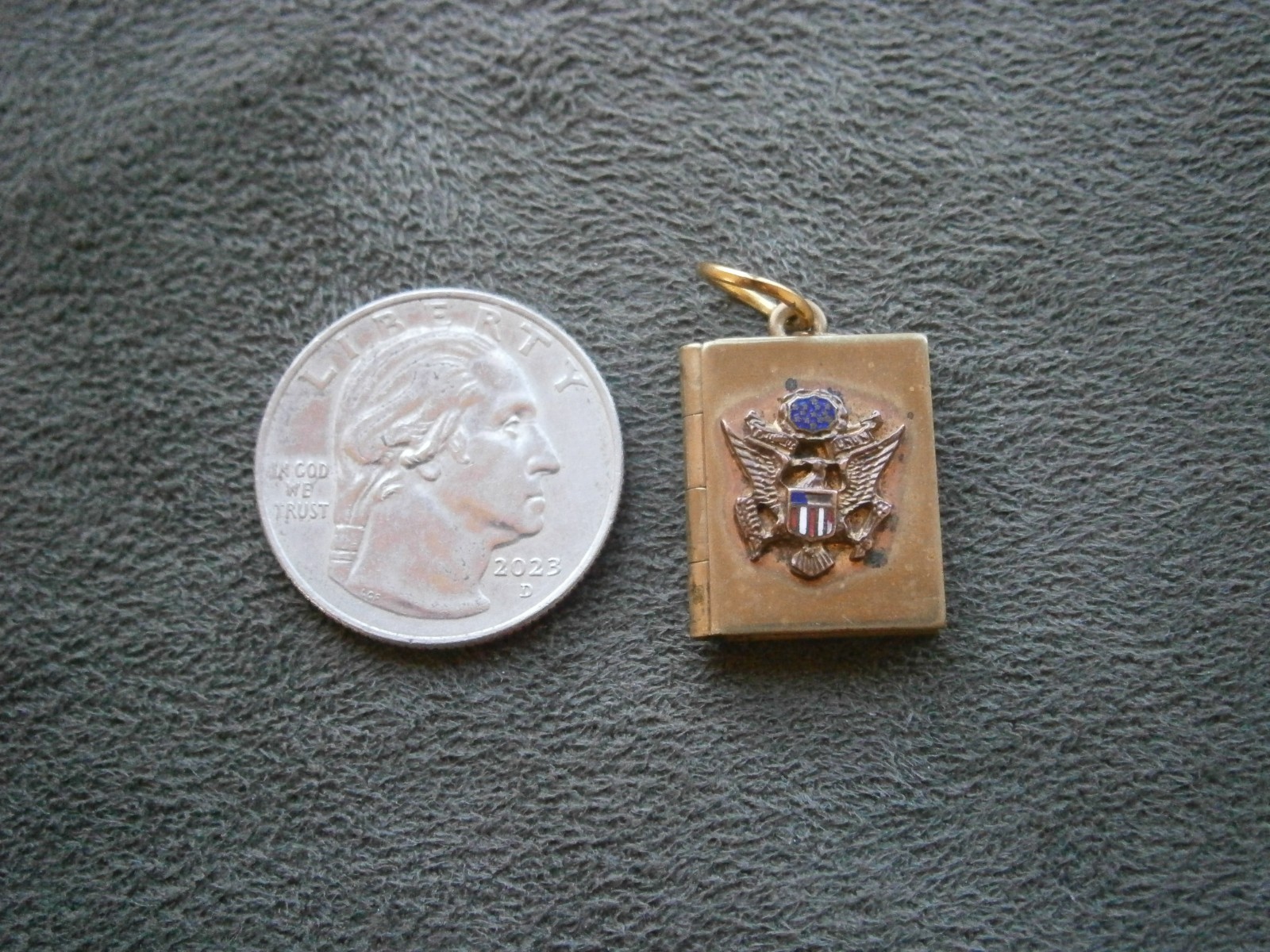 U S Army Military Sweetheart Locket Vintage Godtone Charm Pendant 4.7g ~ FLAW
