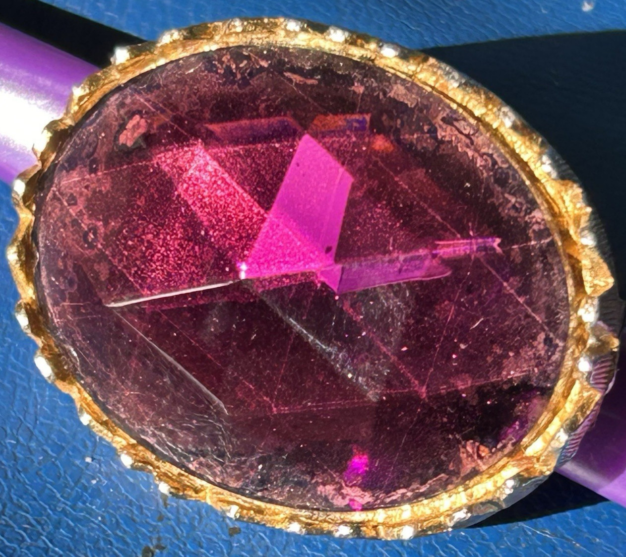 VINTAGE unsigned PURPLE AMETHYST FOIL GLASS GOLD TONE OVAL PIN SLIDE 1 .75″