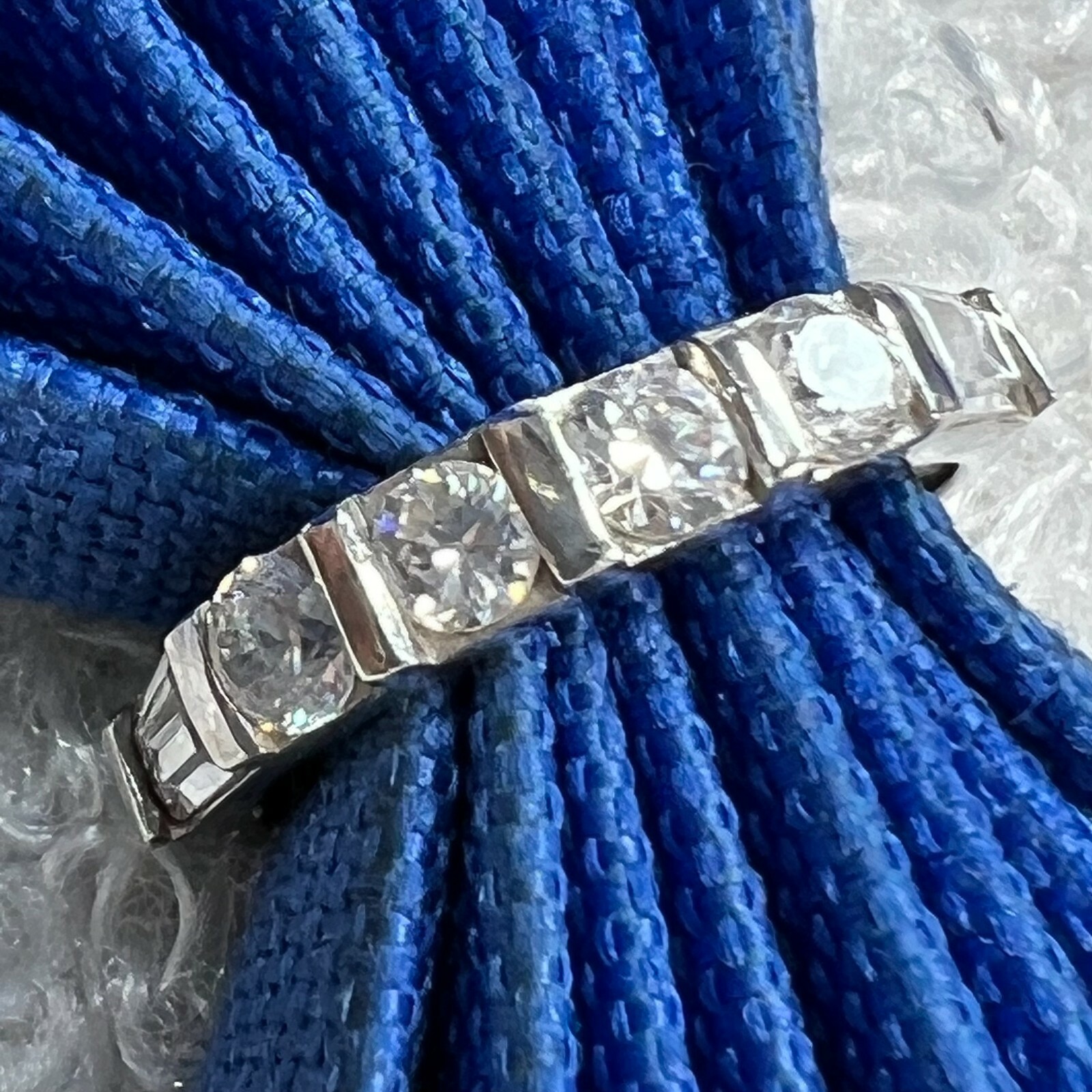 STERLING SILVER 0.925 WHITE quartz STACKABLE ESTATE 1/8″ BAND RING SIZE 7.25