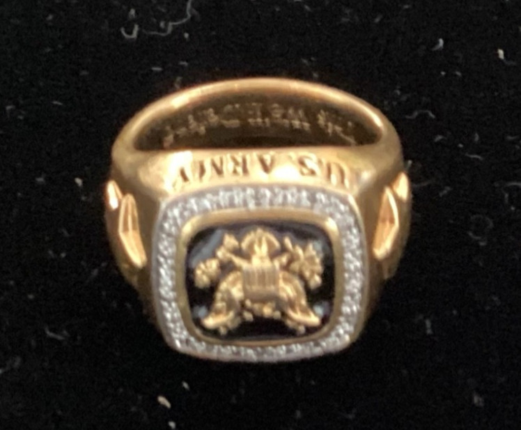 DANBURY MINT U.S. ARMY Gold Plated Men’s Ring Eagle Black Enamel Size 11.5