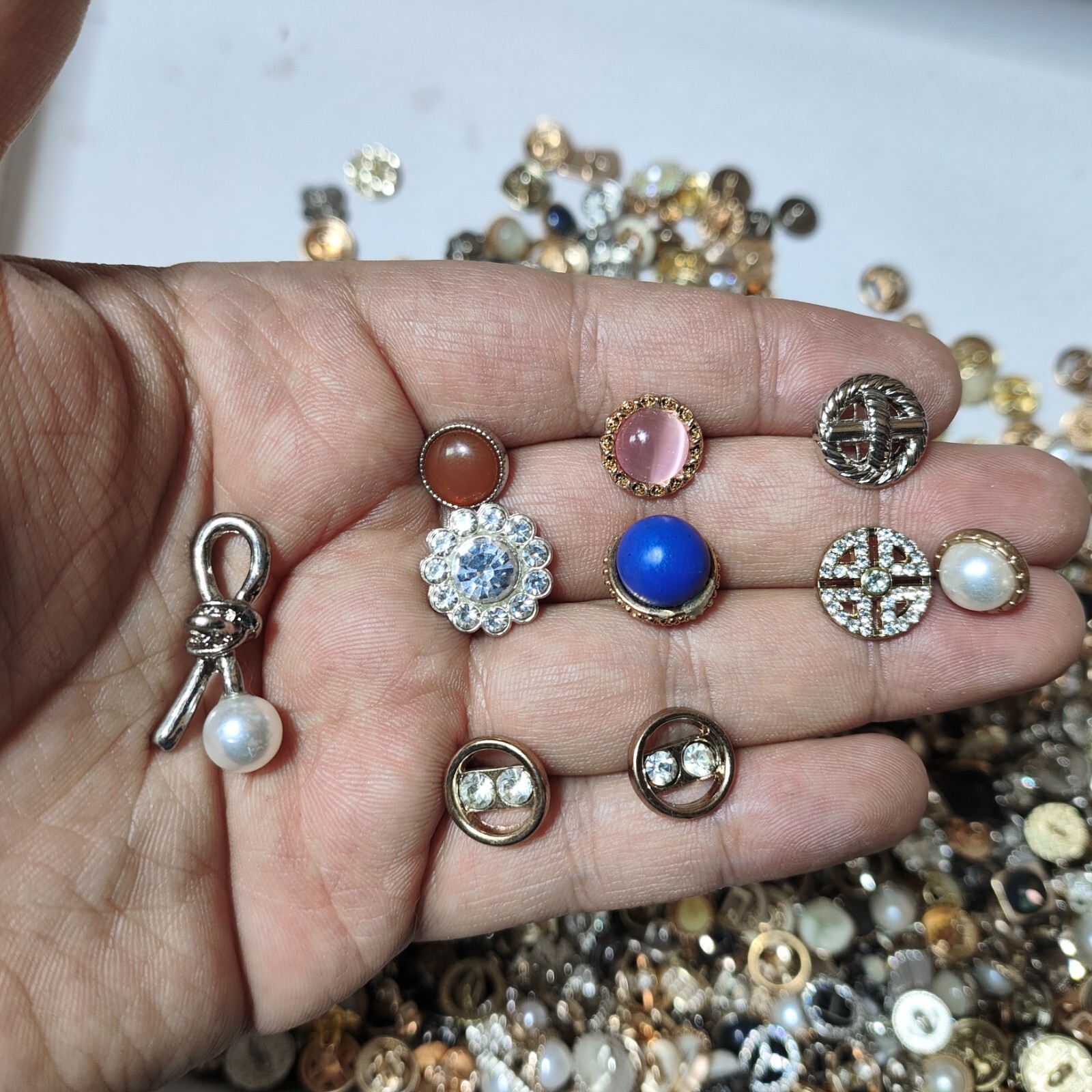 50pcs Vintage-now Costume Jewelry makeing Lots button Read Description