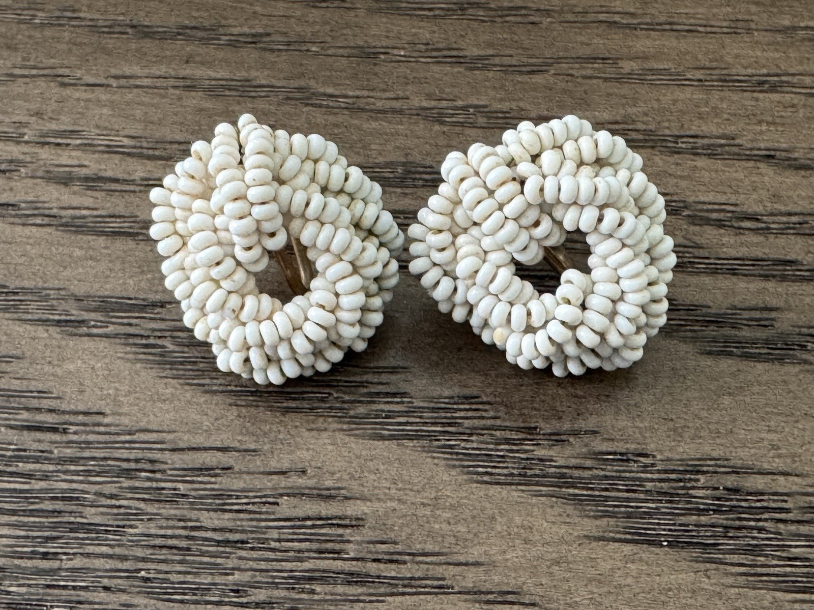 VINTAGE WHITE SCREW BACK SEED BEADS KNOT EARRINGS