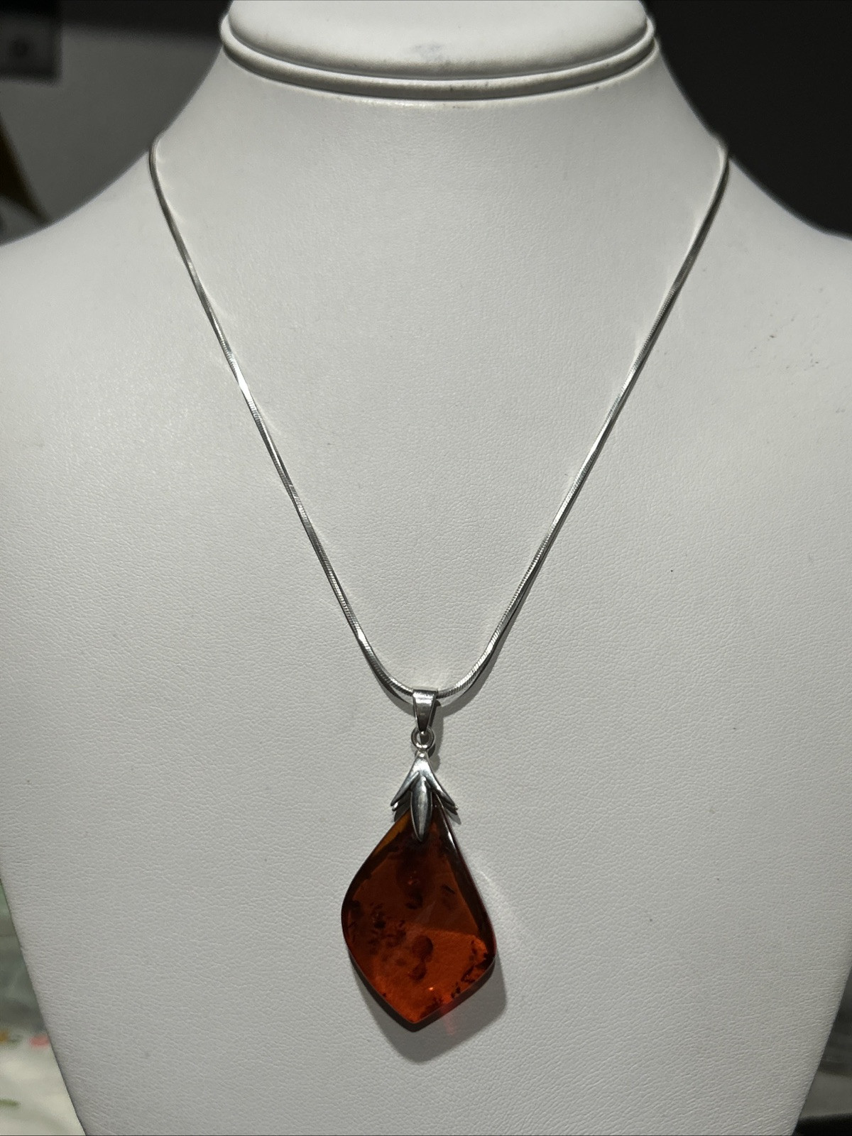 VINTAGE STUNNING GENUINE AMBER AGI STERLING SILVER ITALY NECKLACE BOX CHAIN