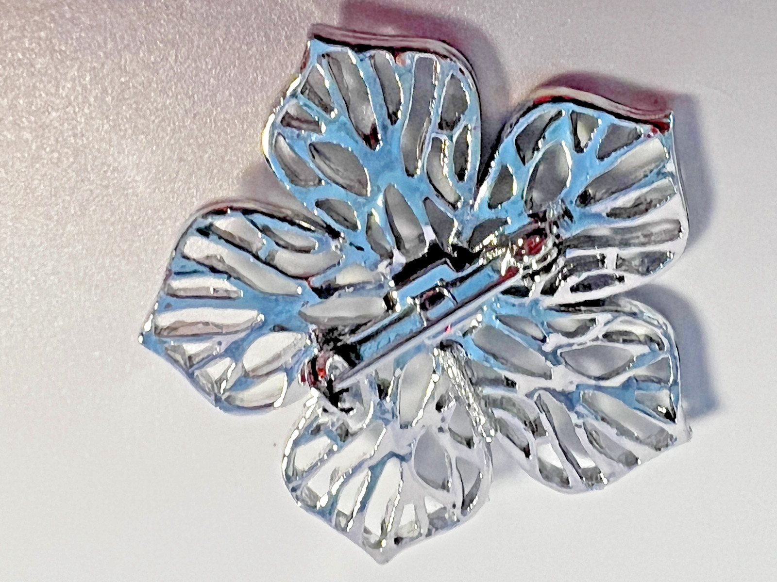 Vintage Gerry’s Signed Silver Tone Dogwood Flower Brooch 1 5/8″