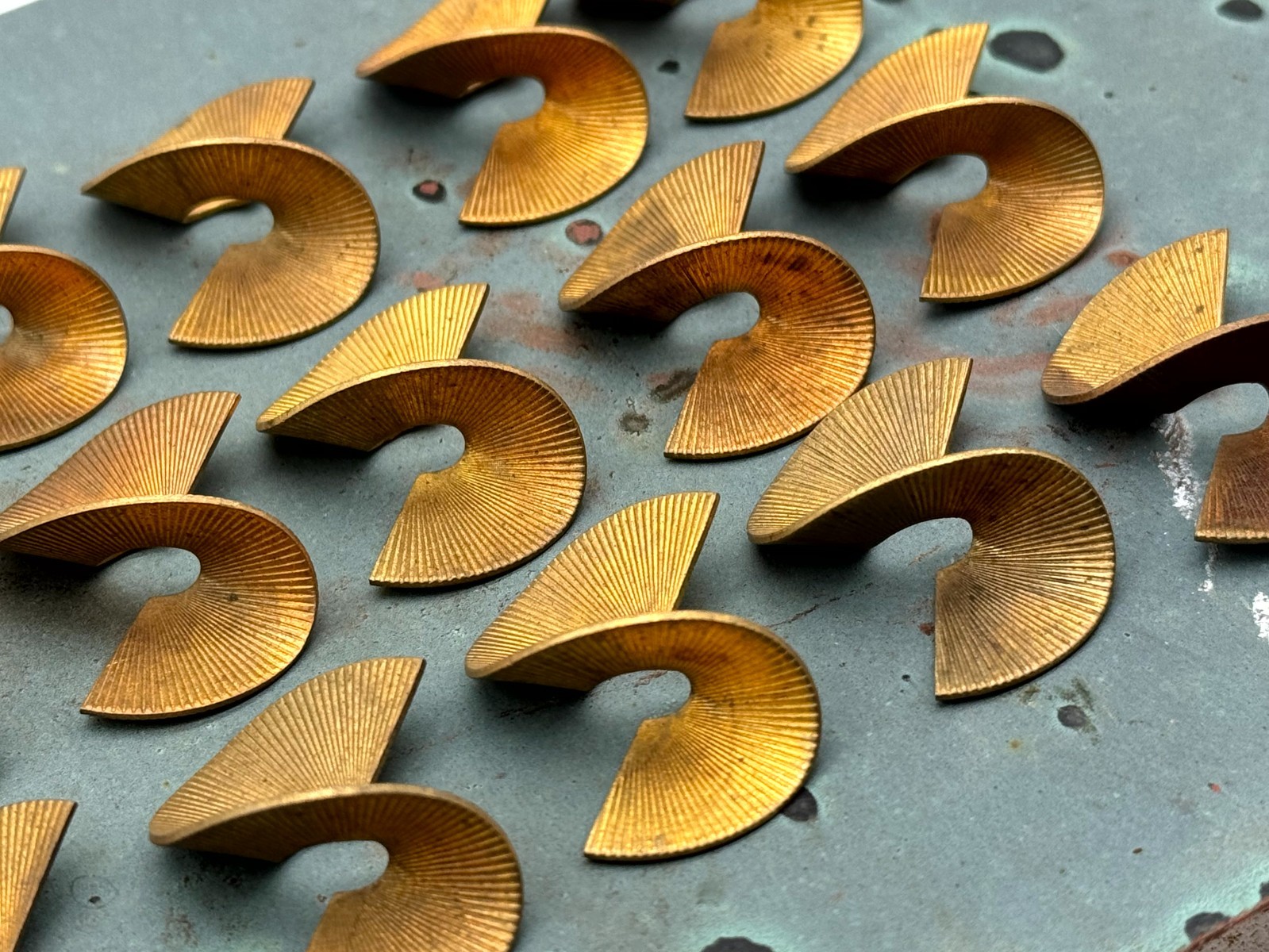 Vintage Copper Finish Brass Lined Curl Stampings – Set of 15 – Right Angle Brass