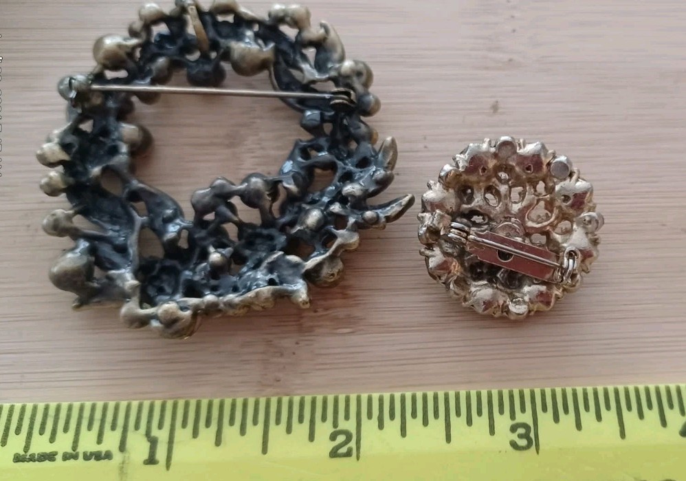 Vintage 4 Brooches Beautiful MultiColor Rhinestone Mark & Unmark See The Pics