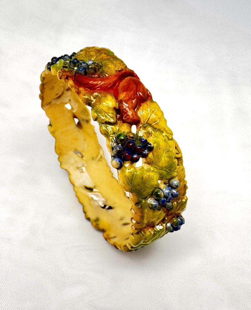 Vintage 1950s DEEPLY CARVED FLORAL COLORING BANGLE CELLULOID BRACELET #4#