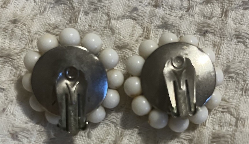 Vintage Costume Jewelry Set Bracelet Clip On Earrings White Beaded Japan Retro