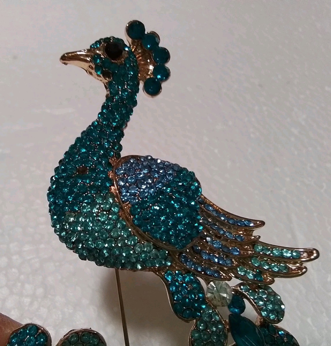 Vintage Peacock rhinestone goldtone Brooch 4 1/2″ high