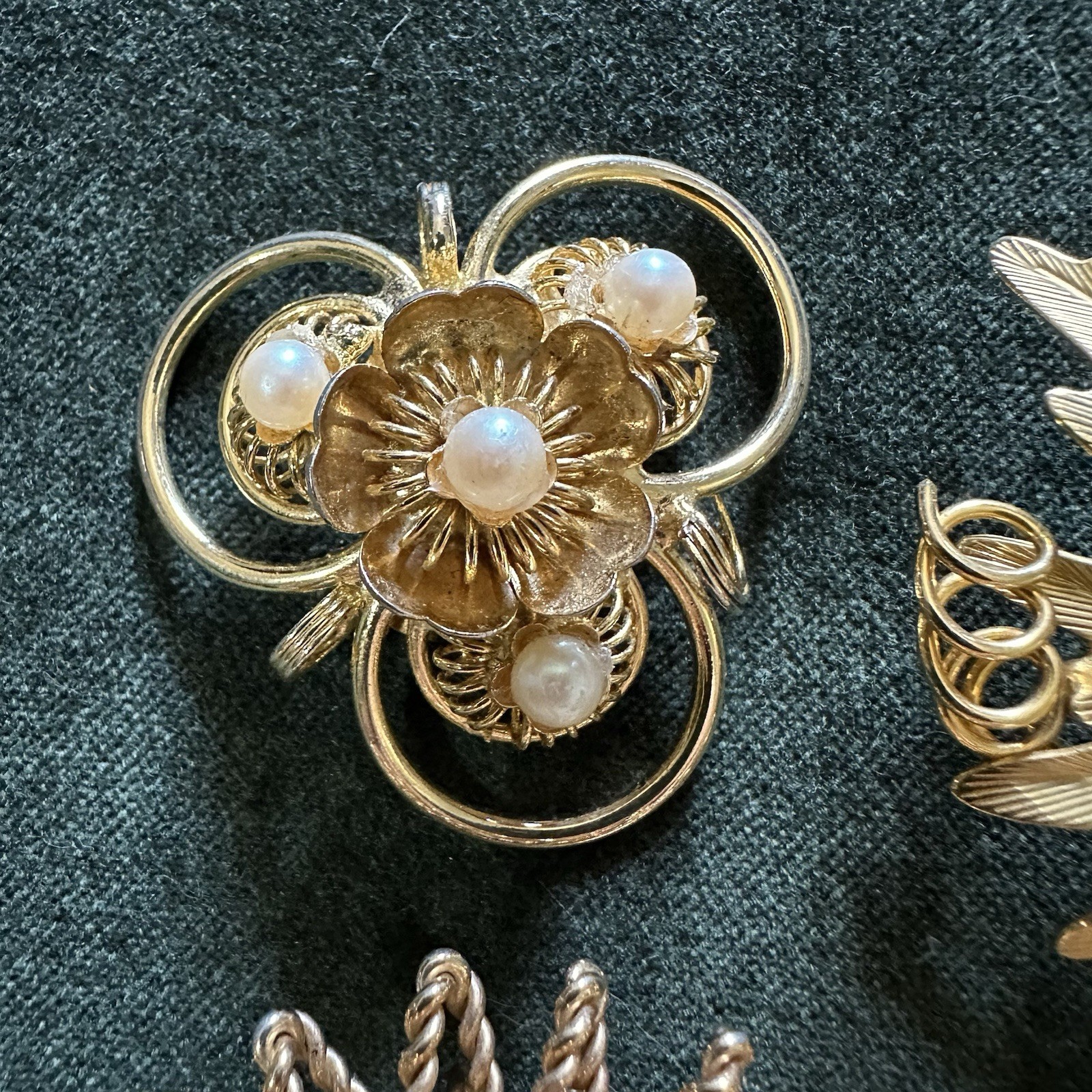 14 Vintage Flower Brooch Lot W/ Enameled Moonglow Sunflower Orchid Lisner Pavé
