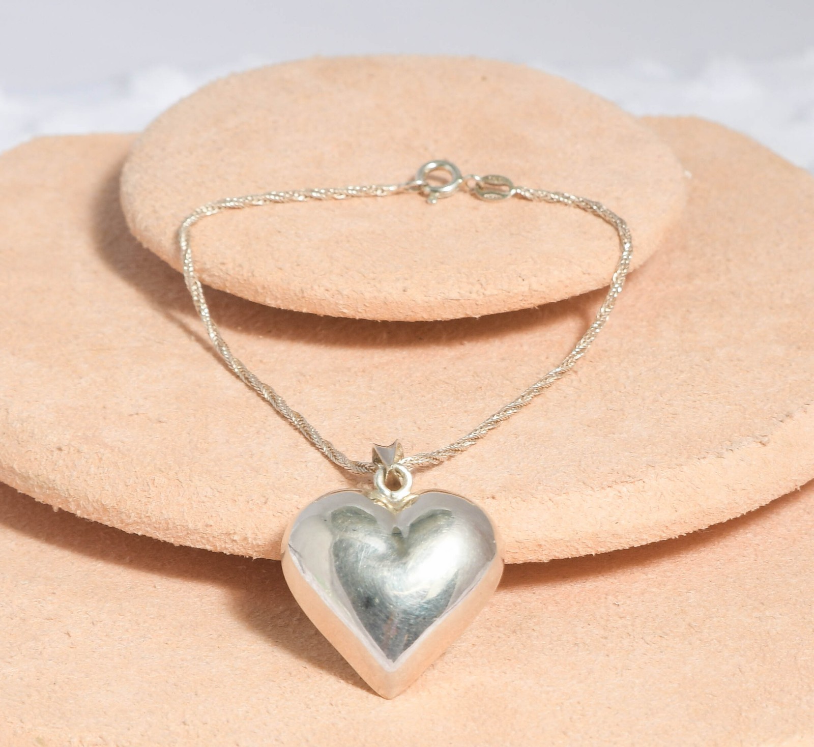 Vintage 7″ 925 Italian ISC sterling silver bracelet w/large puffed heart — B