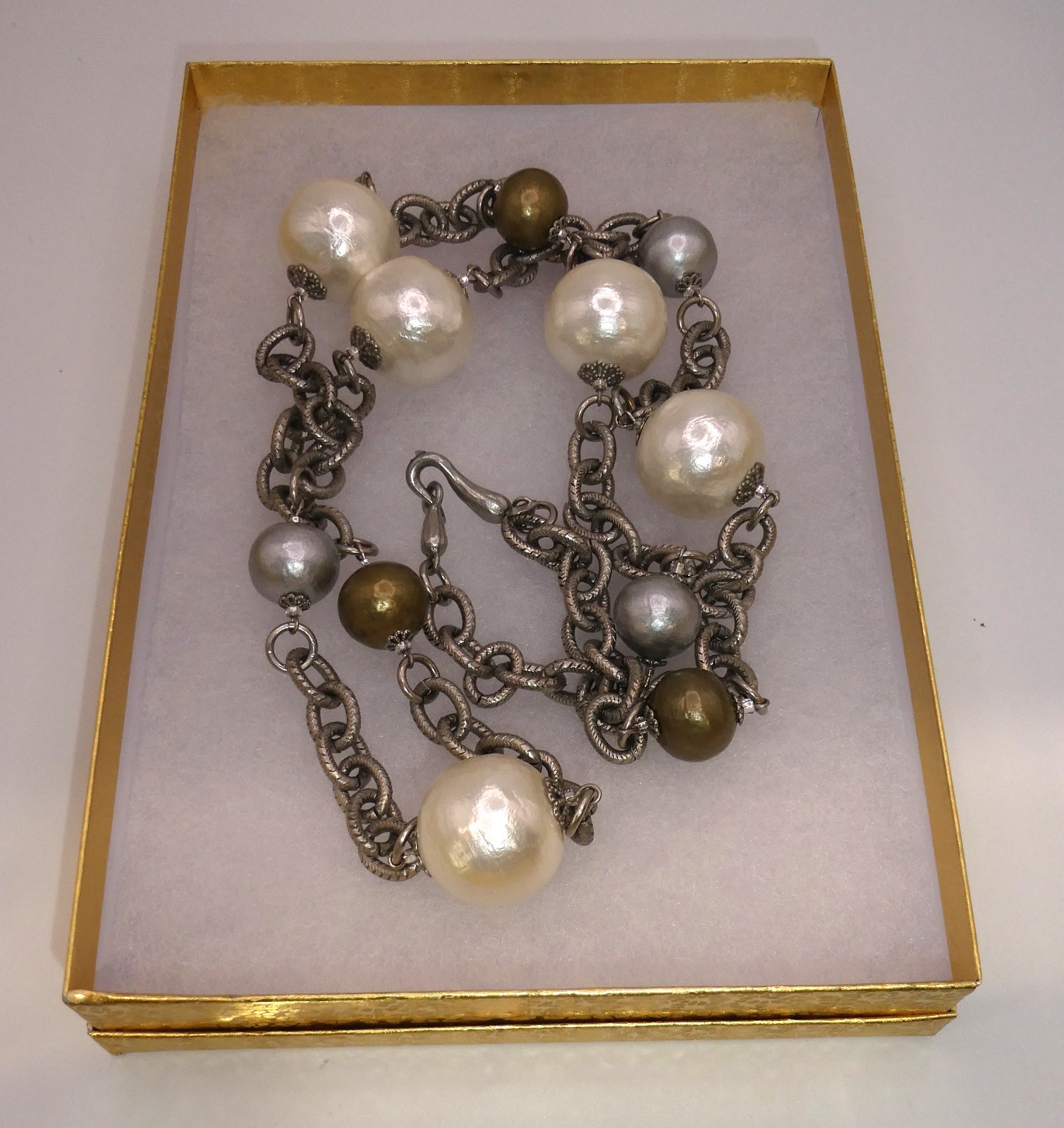 LORREN BELL CHAIN LINK SILVER TONE & FAUX PEARL LONG NECKLACE 46″ DESIGNER