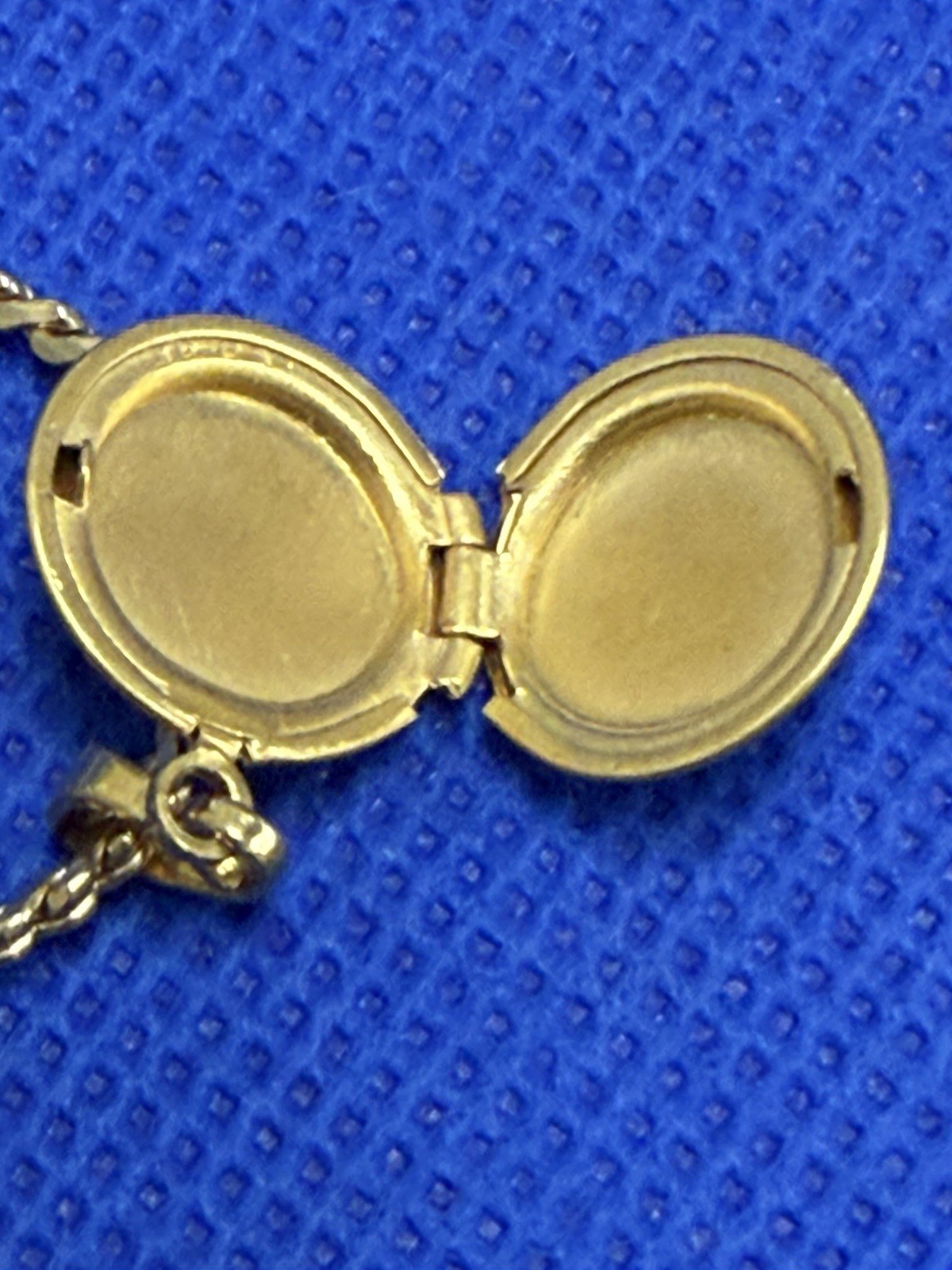 VINTAGE GOLD FILLED SET NECKLACE FLOWER MOTIF PENDANT LOCKET 12K