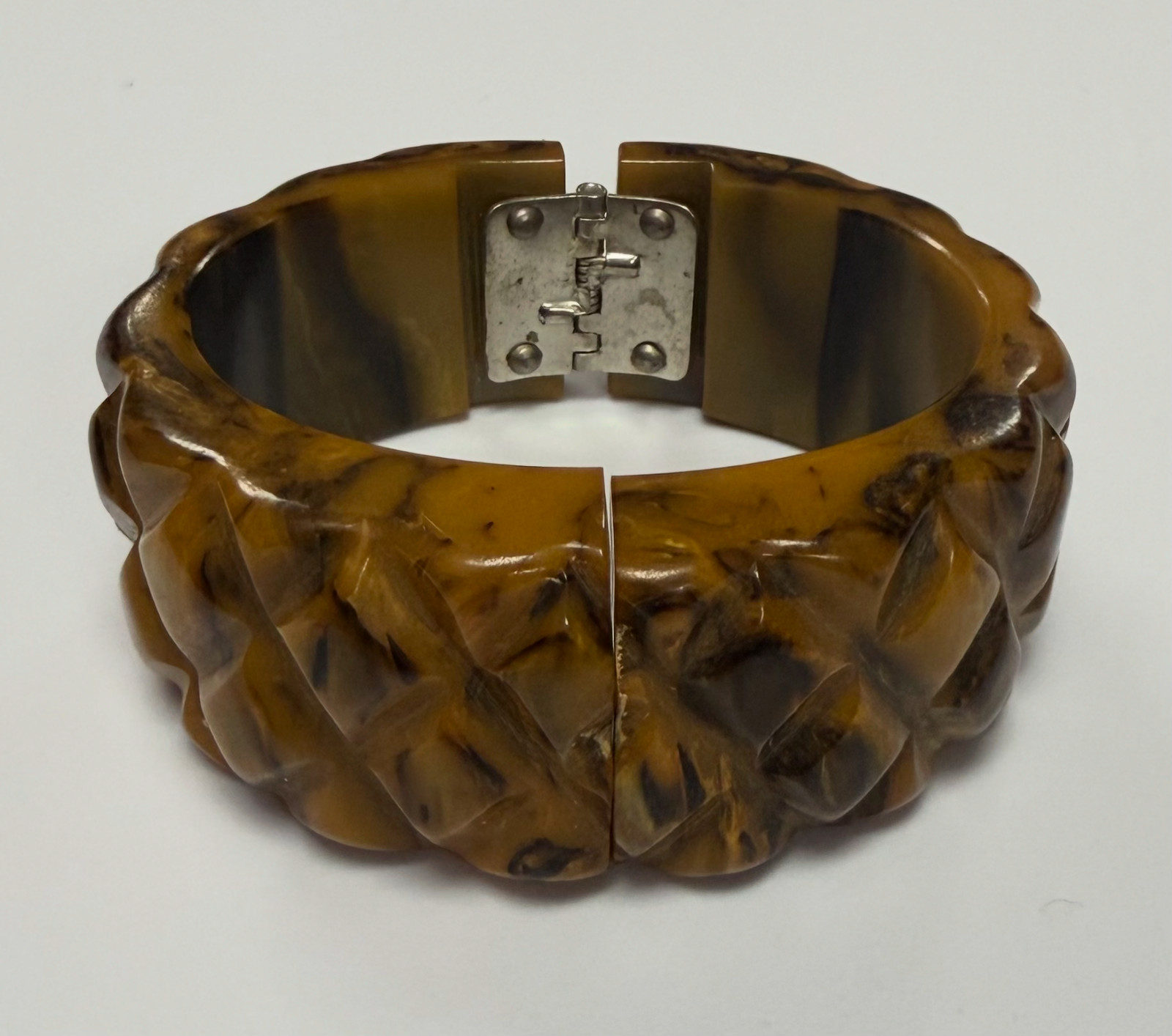 VTG TESTED BAKELITE HINGED CLAMPER BRACELET DEEP CARVED ROOTBEER BUTTERSCOTCH