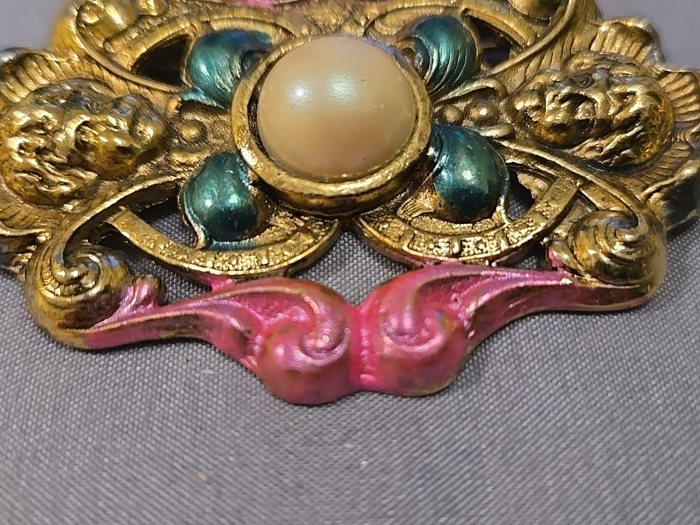 Art Nouveau Style Brooch Pin Cherub Faces Gold Tone and Faux Pearl