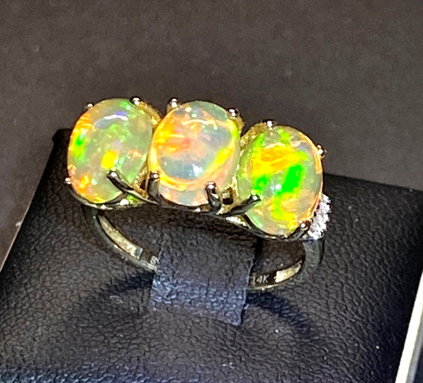 Dazzling 14kt Yellow Gold Ethiopian Opal and Diamond Ring Size 7 1/4 7.25