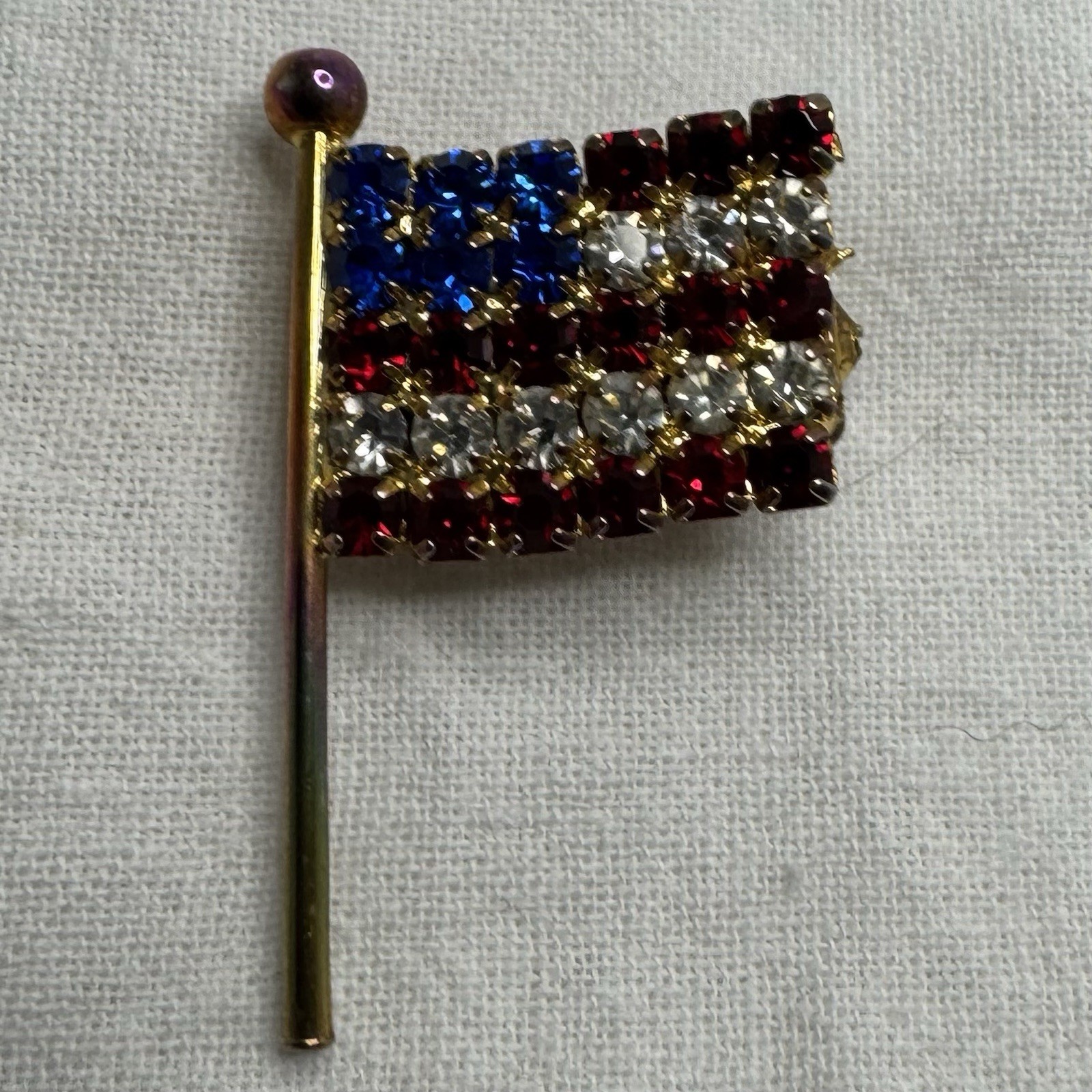 USA Flag Brooch Pin Red Clear And Blue Rhinestones Gold Tone Metal Free Shipping