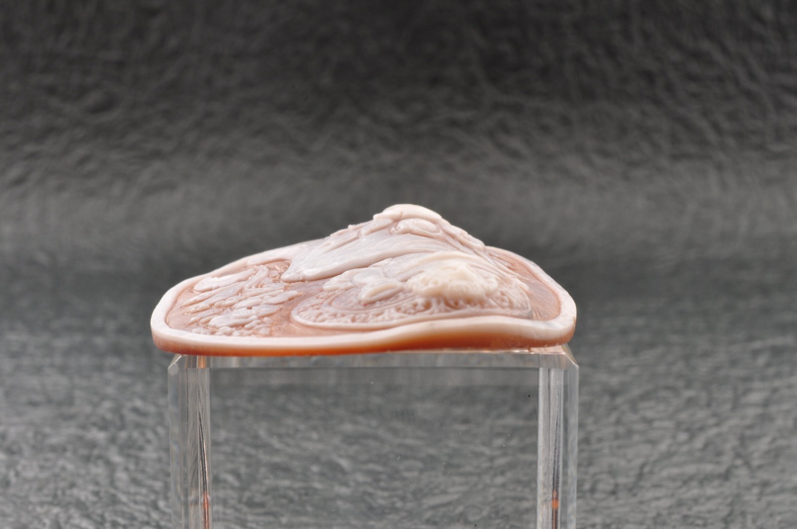 Vintage shell cameo carved “Woman drinking wine” (total 47.0ct) sign by artist.