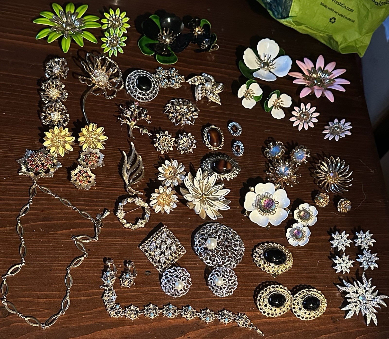 Large Lot Of Vintage Sarah Coventry Jewelry All Signed
