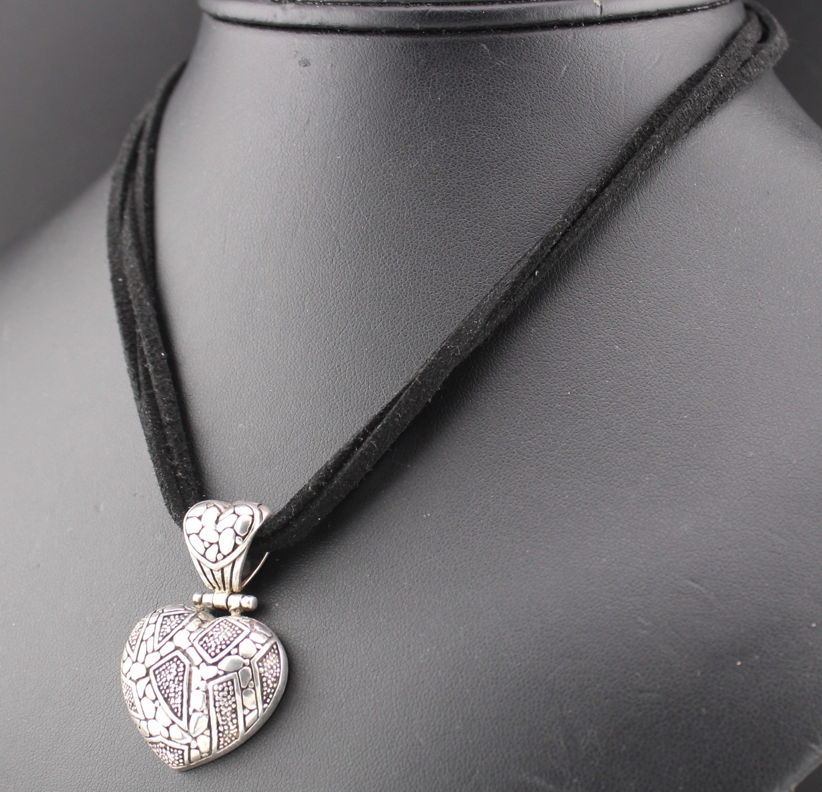 Sterling Silver Southwestern 1 5/8″💖Heart Pendant 16″ Black Leather Necklace