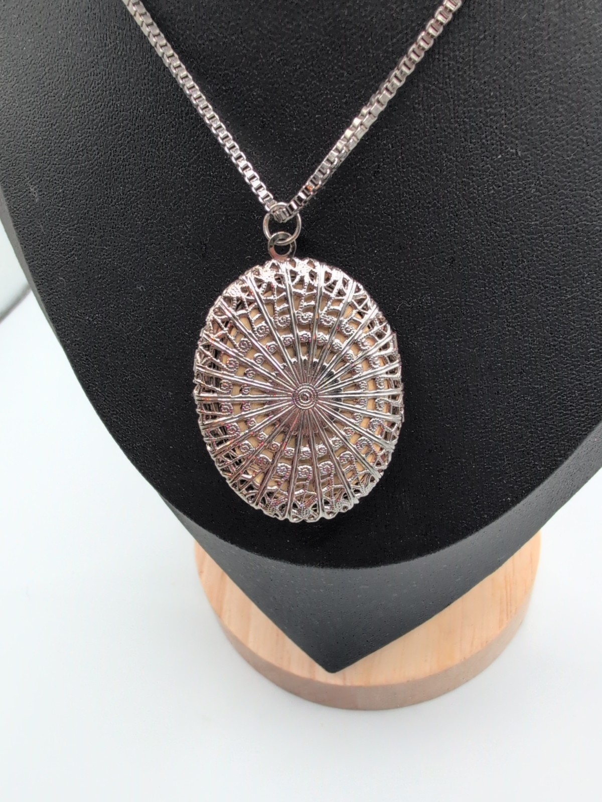 Vintage Filagree Double Locket Lucite Sea life Theme Silver Tone Necklace