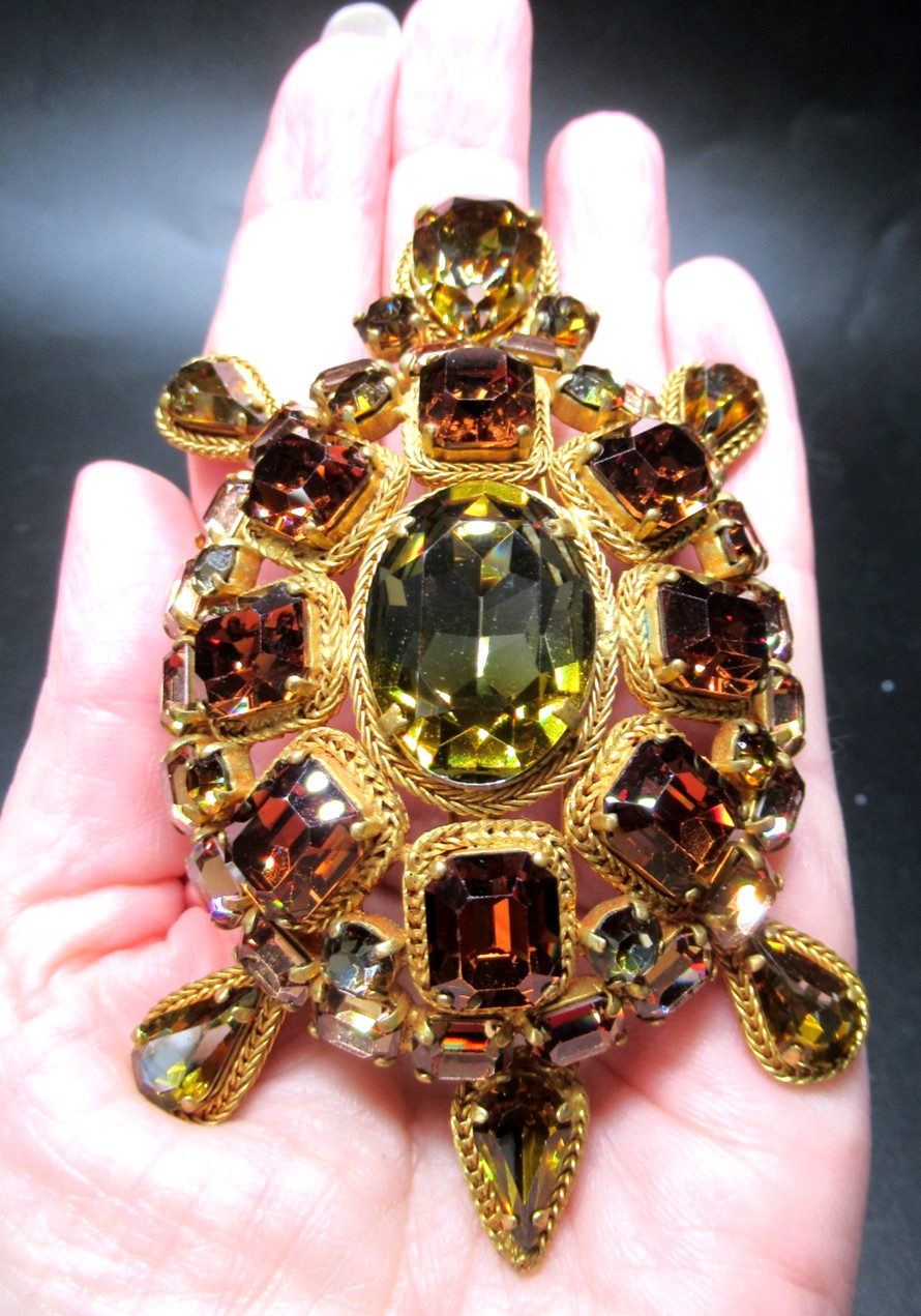 ROGER JEAN PIERRE DEPOSE Huge Cognac Rhinestone Figrual Turtle Fur Clip