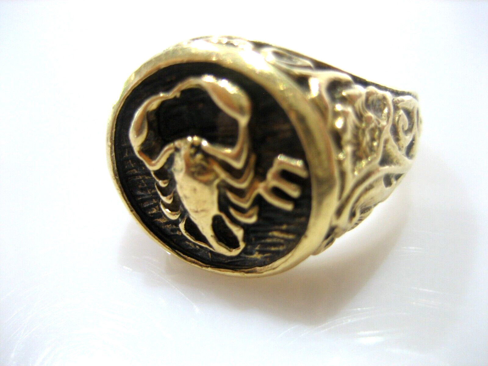 STUNNING VINTAGE 14K YELLOW GOLD SCORPIO FLOWER SIGNET RING 10.9 GRAMS SIZE 9.5