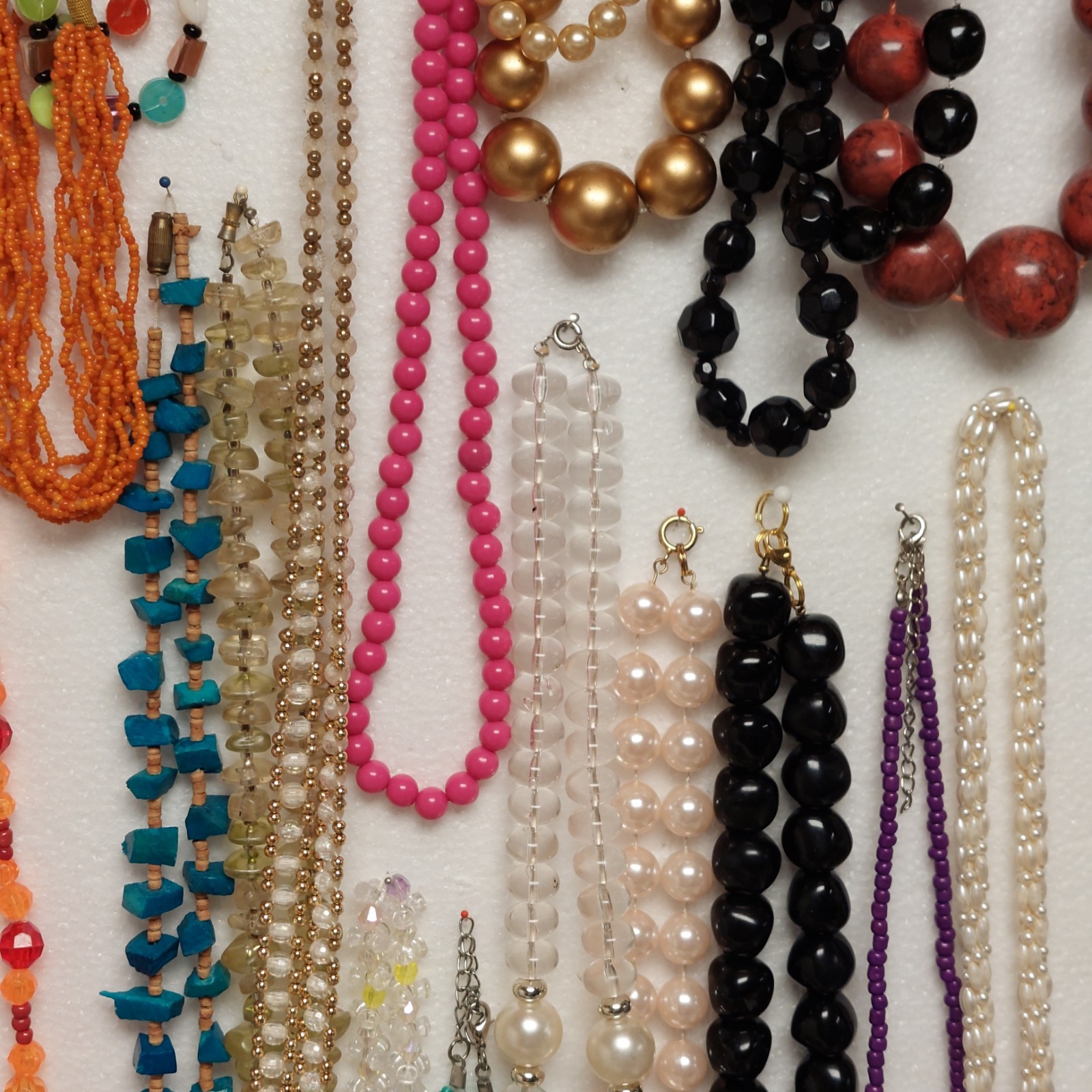 100 Pc Vtg-Now Beaded Necklaces Assorted Colors And Types