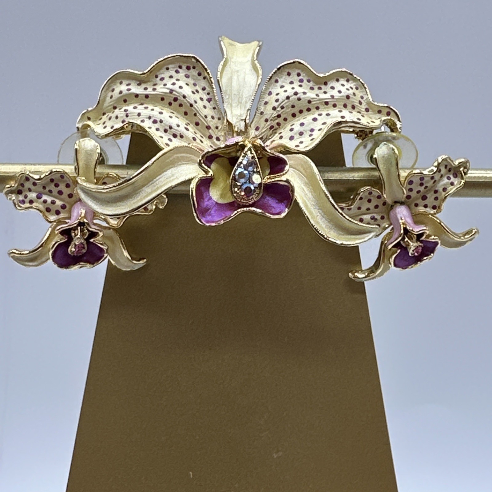 RUCCINI Vtg Orchid Set of Brooch and Earrings. See pics.