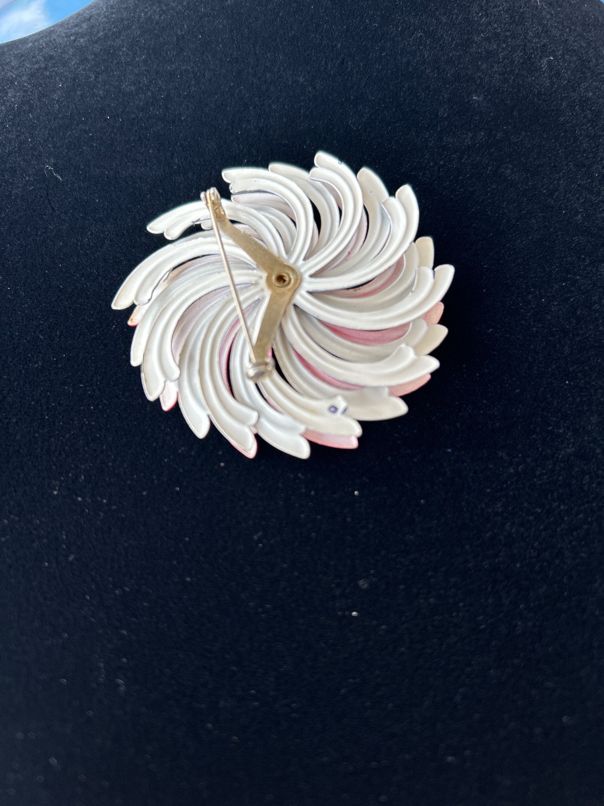 Vtg 60s 70s Patriotic Enamel Pinwheel Brooch Red White Blue & Clip On Earrings