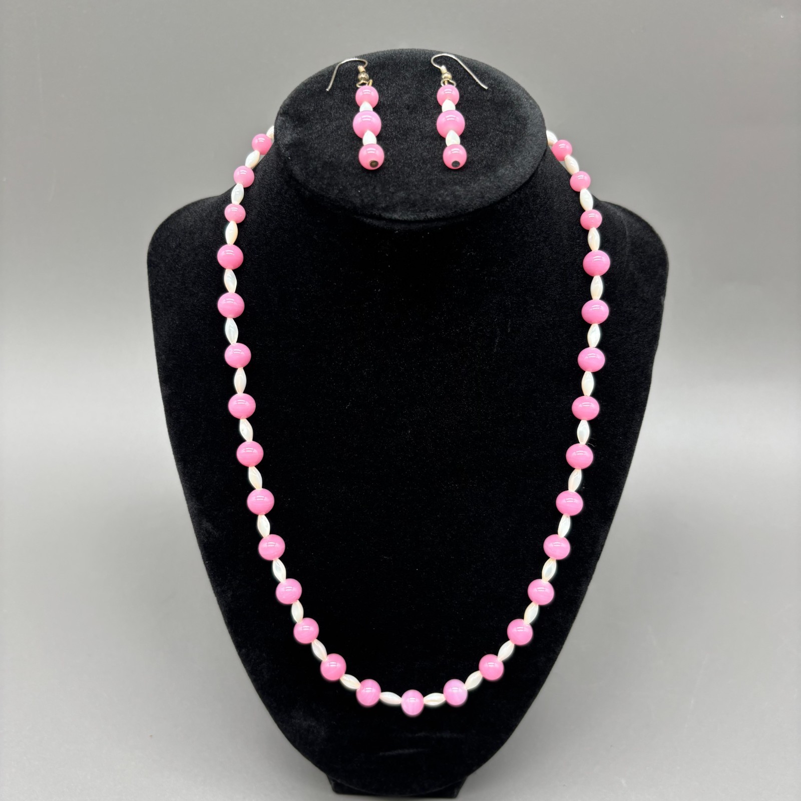 Vintage Mother of Pearl Pink Glass Beaded Necklace Dangle Earrings Set 20″ MCM