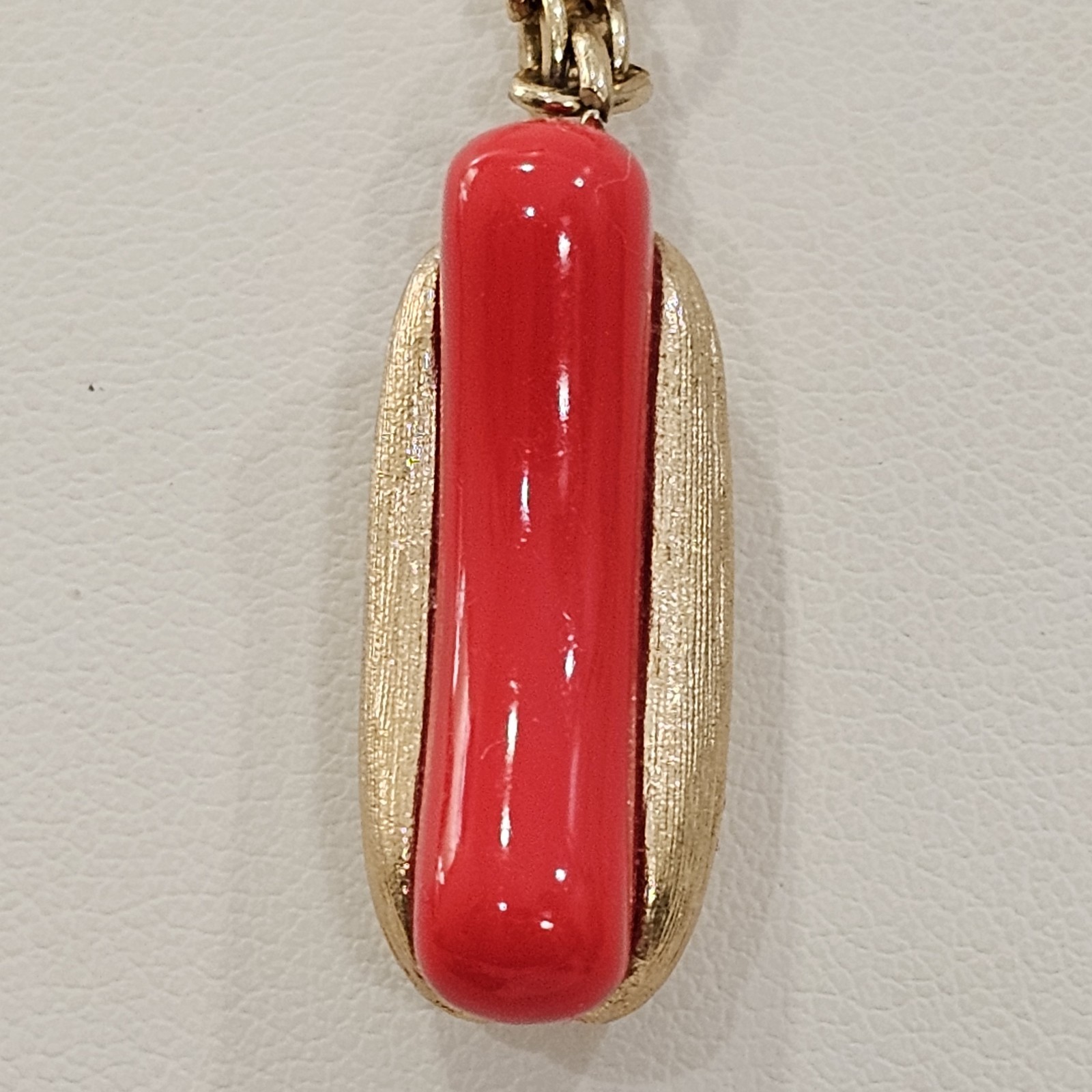 Vintage AVON 1975 Put On The Dog HOT DOG in Bun Pendant Charm Chain Necklace