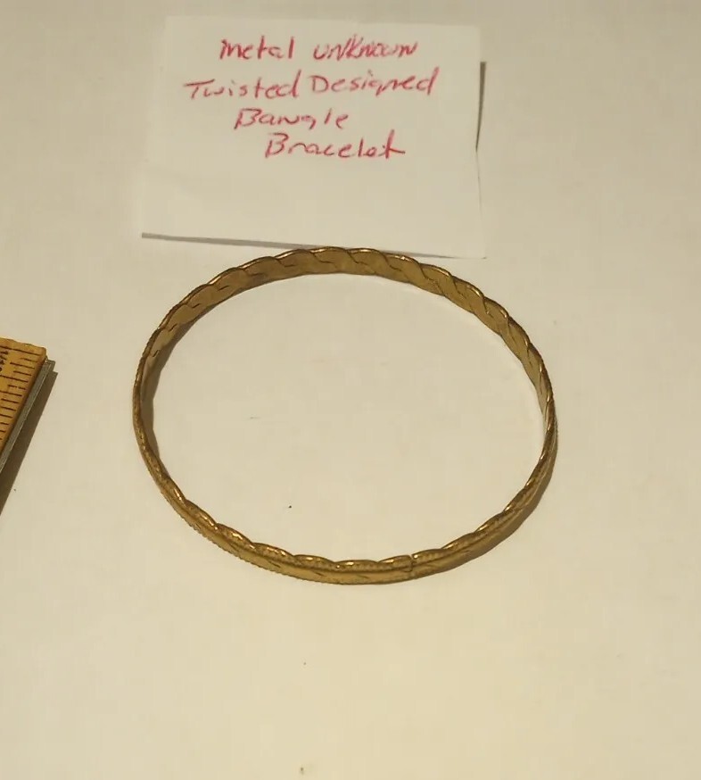 Unknown metal untested unique designed bangle bracelet