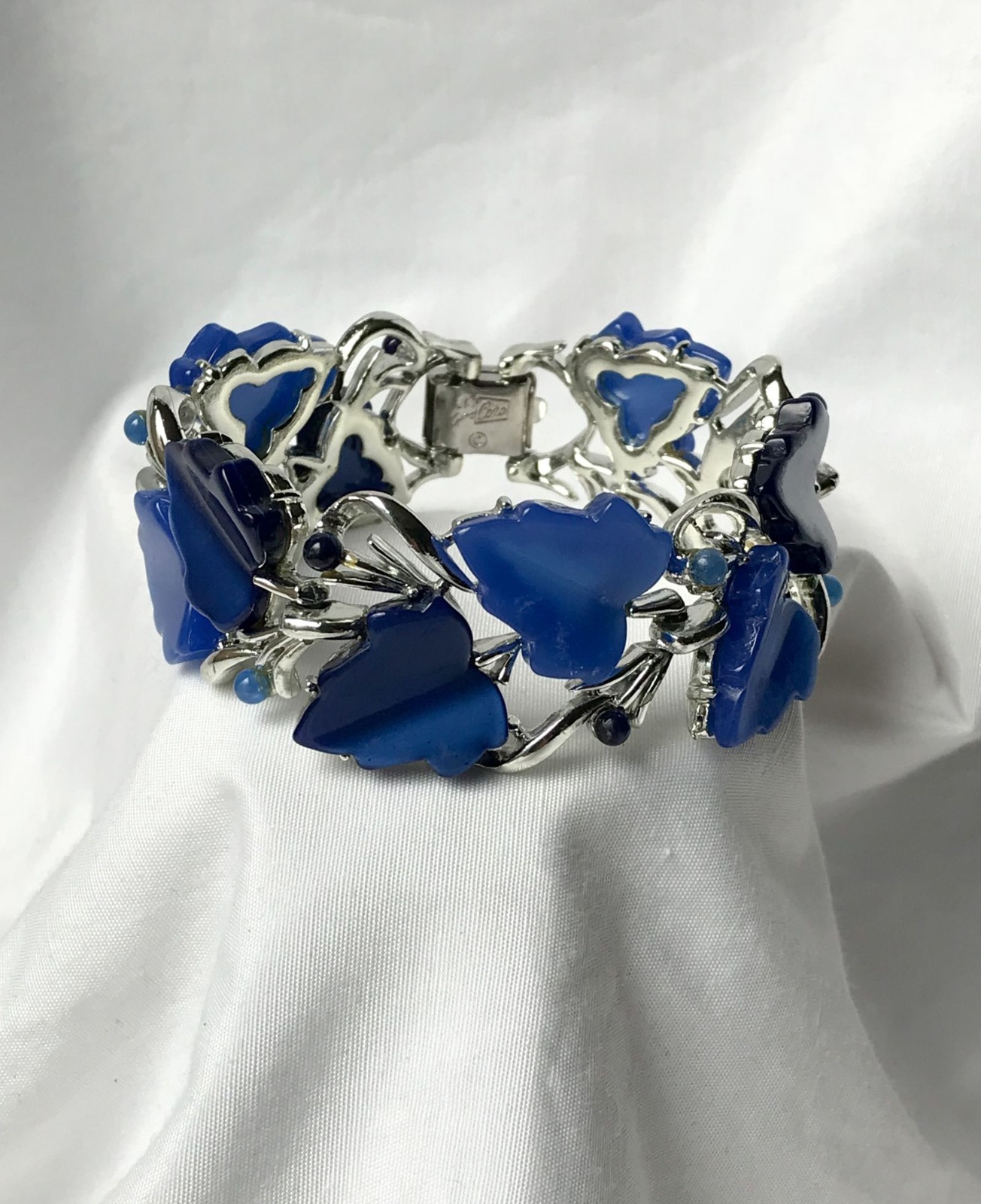 Coro Blue Thermoset Lucite Bracelet – Excellent Condition