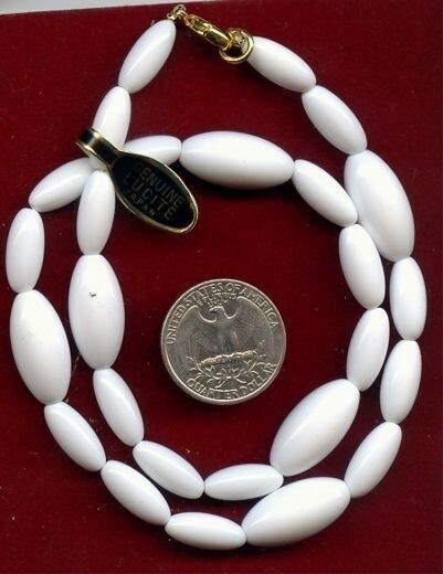 1 VINTAGE JAPANESE GENUINE LUCITE WHITE BEADED OVAL TUBE NECKLACE W520