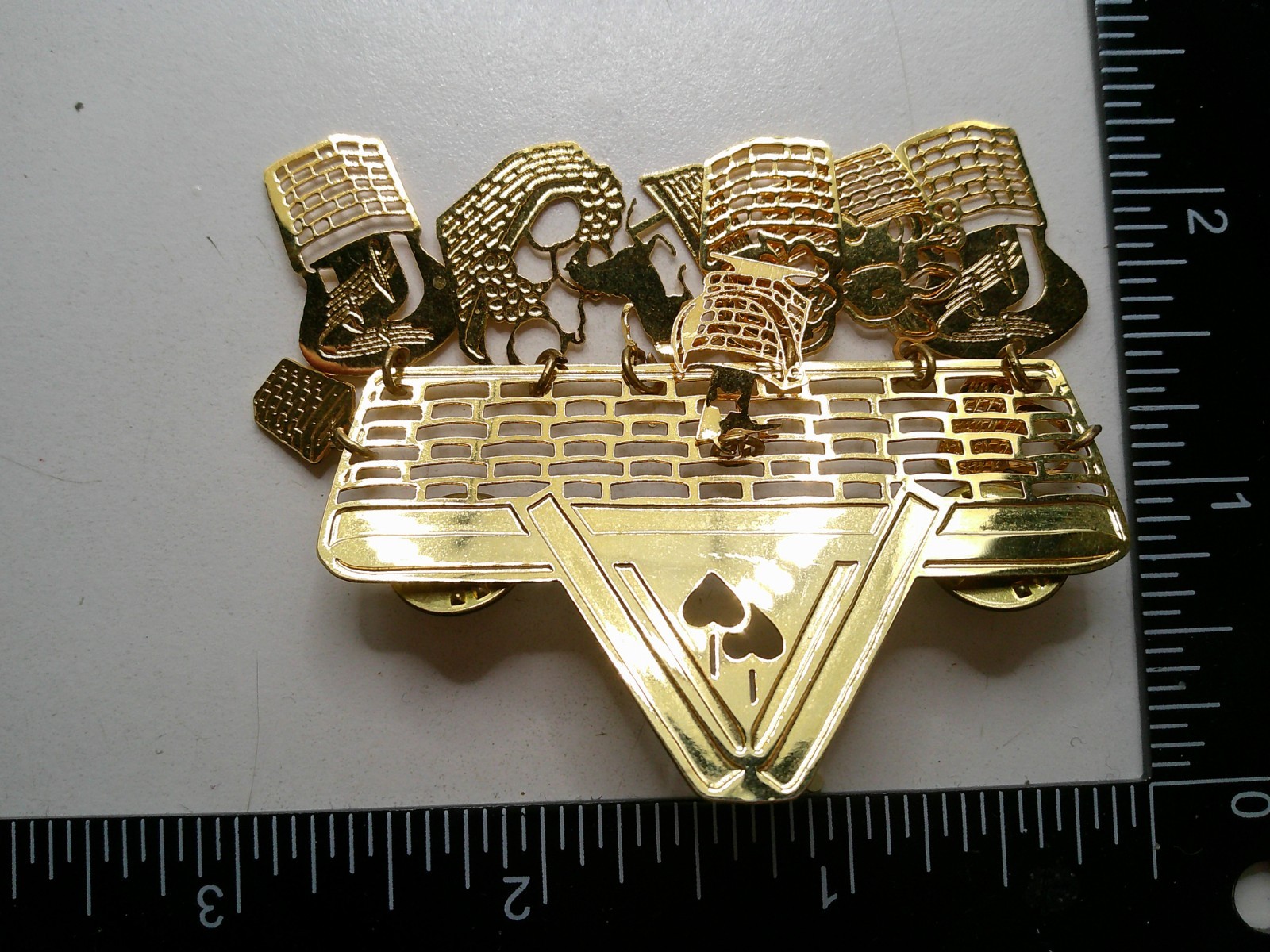 Metal Longaberger style basket Brooch Pin, with dangling baskets (D11)