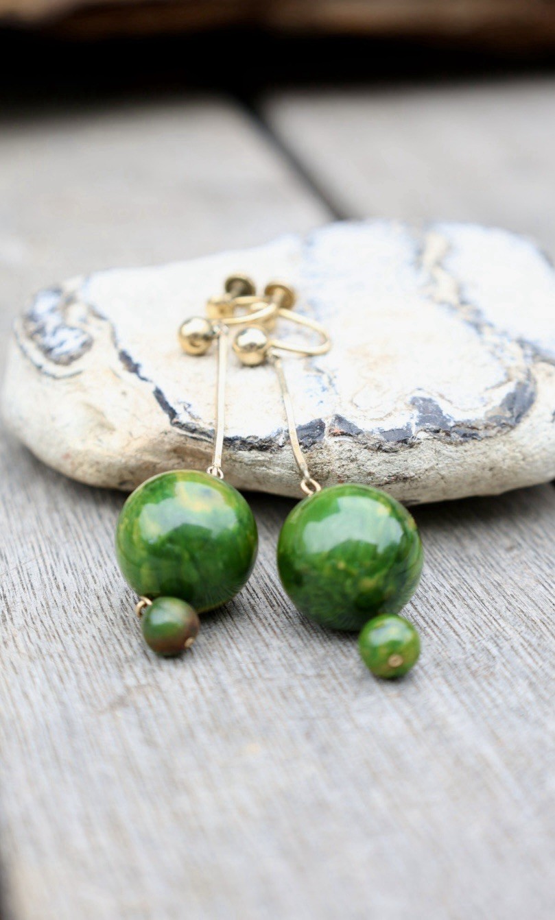 Green Bakelite Dangle Earrings Screwback 12K Gold Filled Marbled Ball Drop 1940s