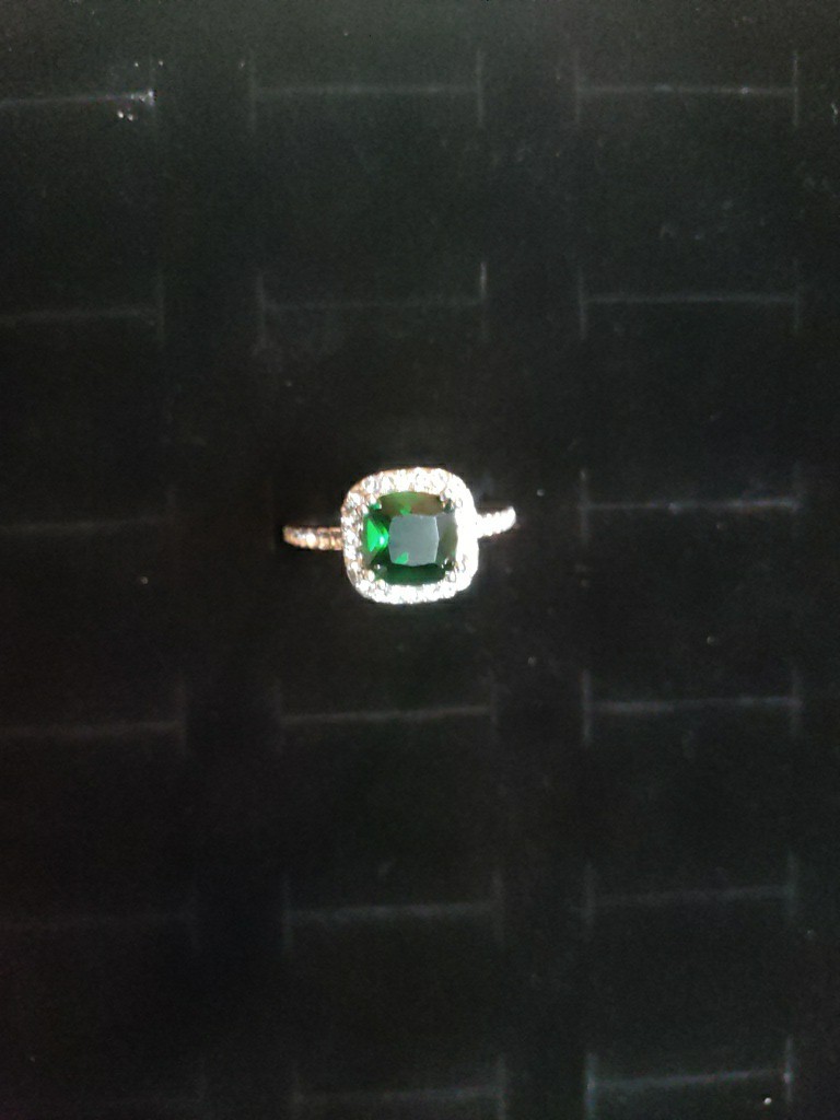 Silver plated Women’s Ring Size 8 With Emerald Green CZ And Clear CZs