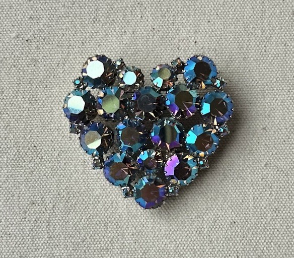 vintage blue aurora borealis Peacock AB Iridescent Crystal Cluster Heart Brooch