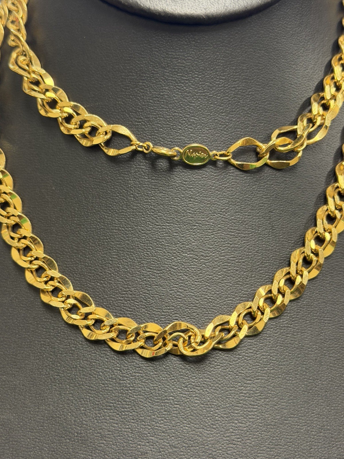 VTG STUNNING NAPIER SIGNED SHINY GOLD TONE DOUBLE CURB CUBAN LONG 30″ NECKLACE