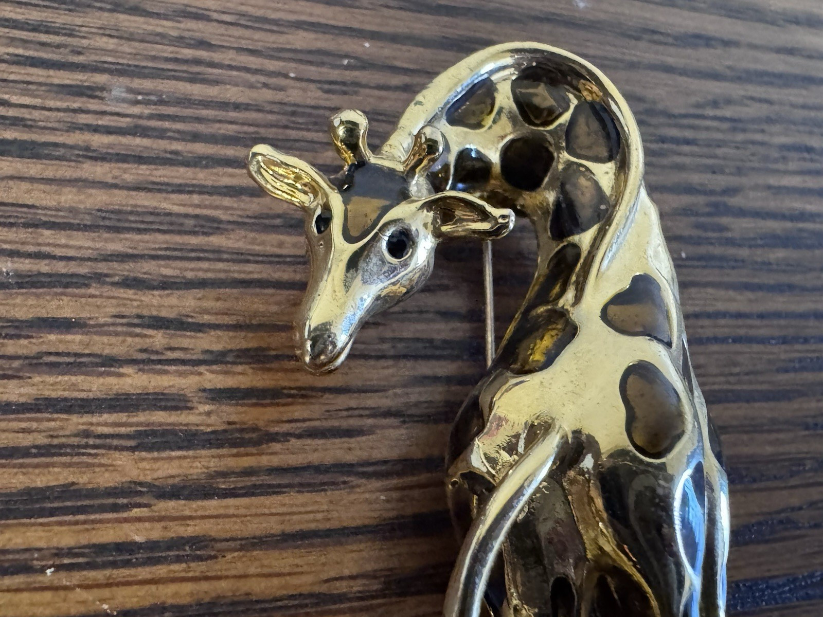 Vintage Goldtone Enamel Giraffe Animal Brooch Pin 3″ Long