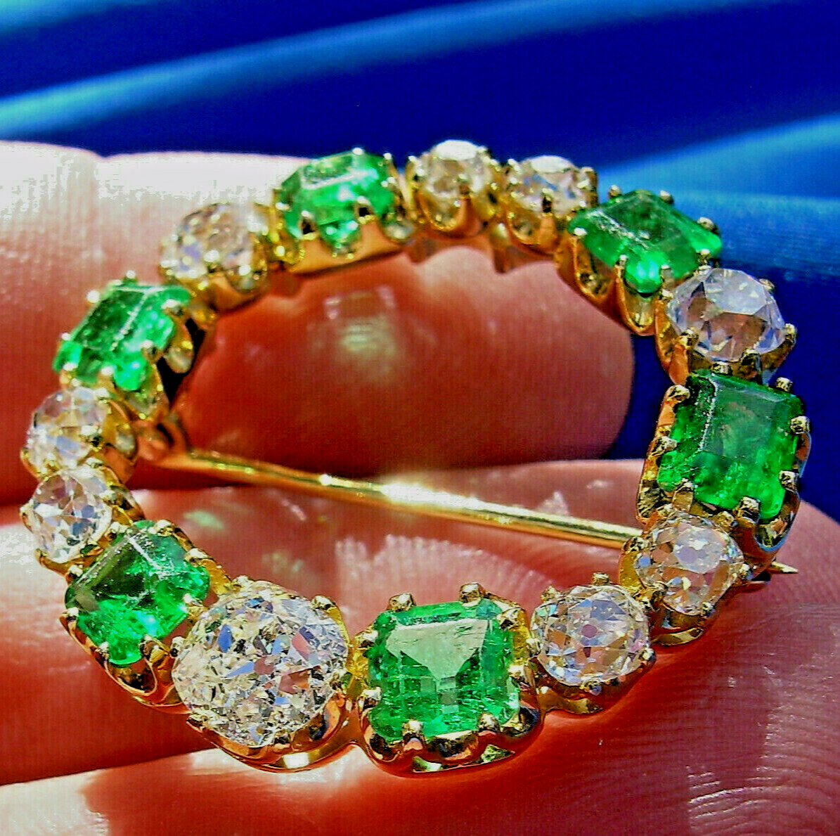Original EARTH MINED DIAMOND EMERALD BROOCH Circle Deco Antique SOLID 18K GOLD