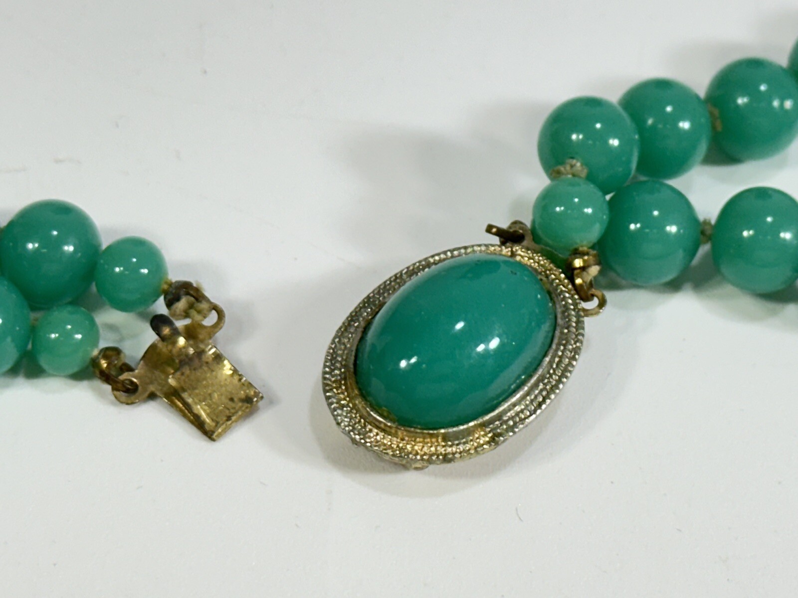 Vintage Double Strands Hand Knotted 13mm Green Jade Glass Beads 20in Necklace