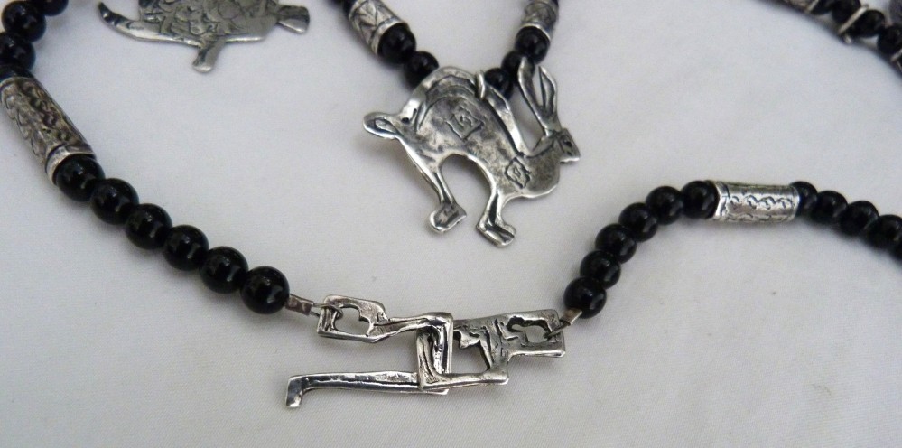 28″ LONG SOUTHWESTERN STERLING SILVER TURTLE BIRD RABBIT ONYX BEAD NECKLACE